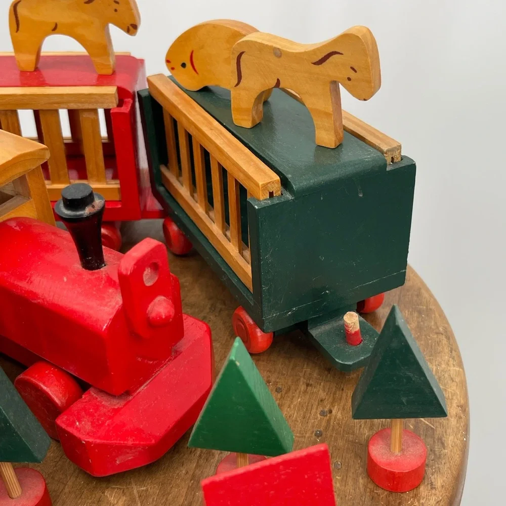 ⭐️International Silver 1994 Colorful Wooden Animal Train Set